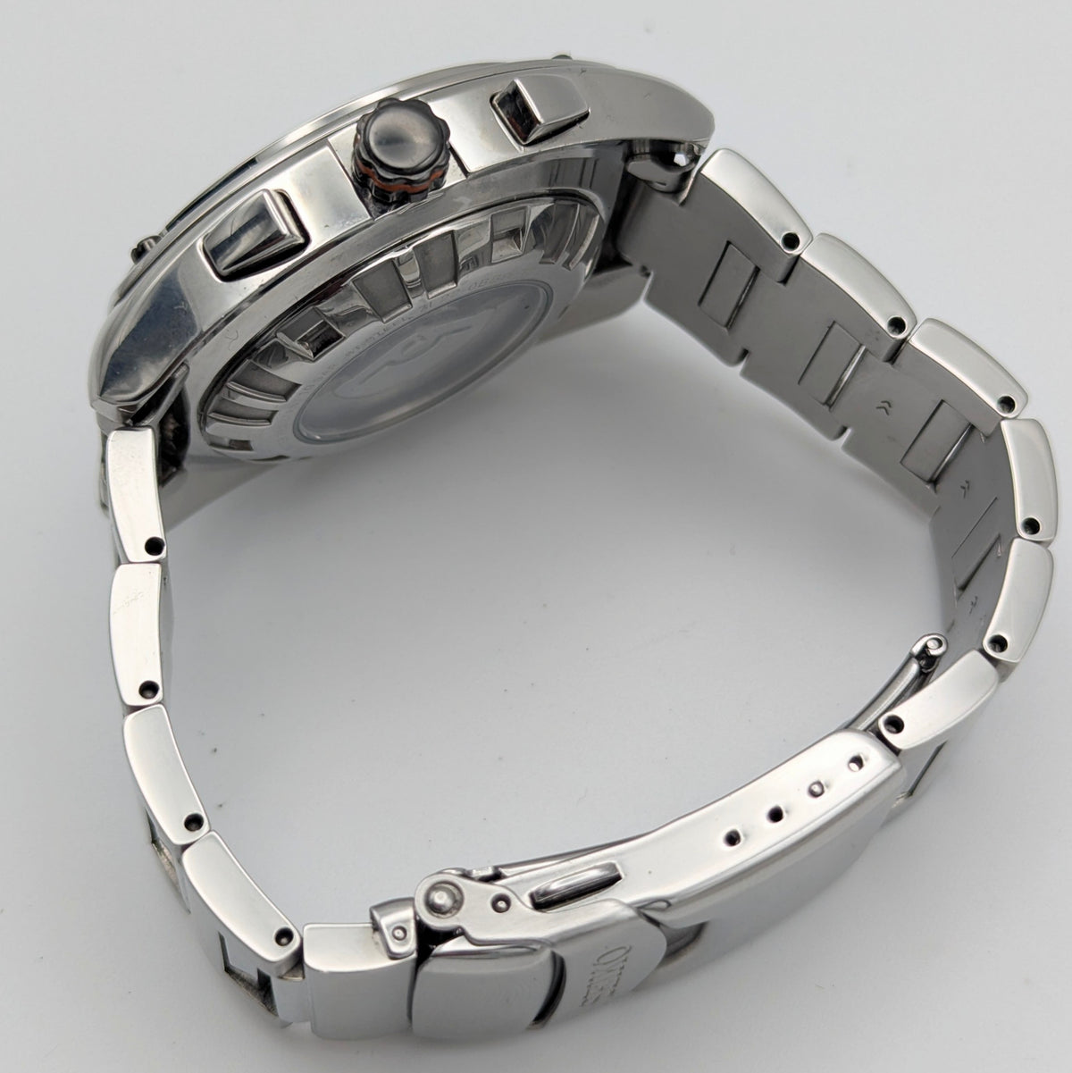 Seiko 7L22-0BB0 Kinetic Flyback Chronograph — Limited Edition 200/200, Black Dial - Bezel & Hide