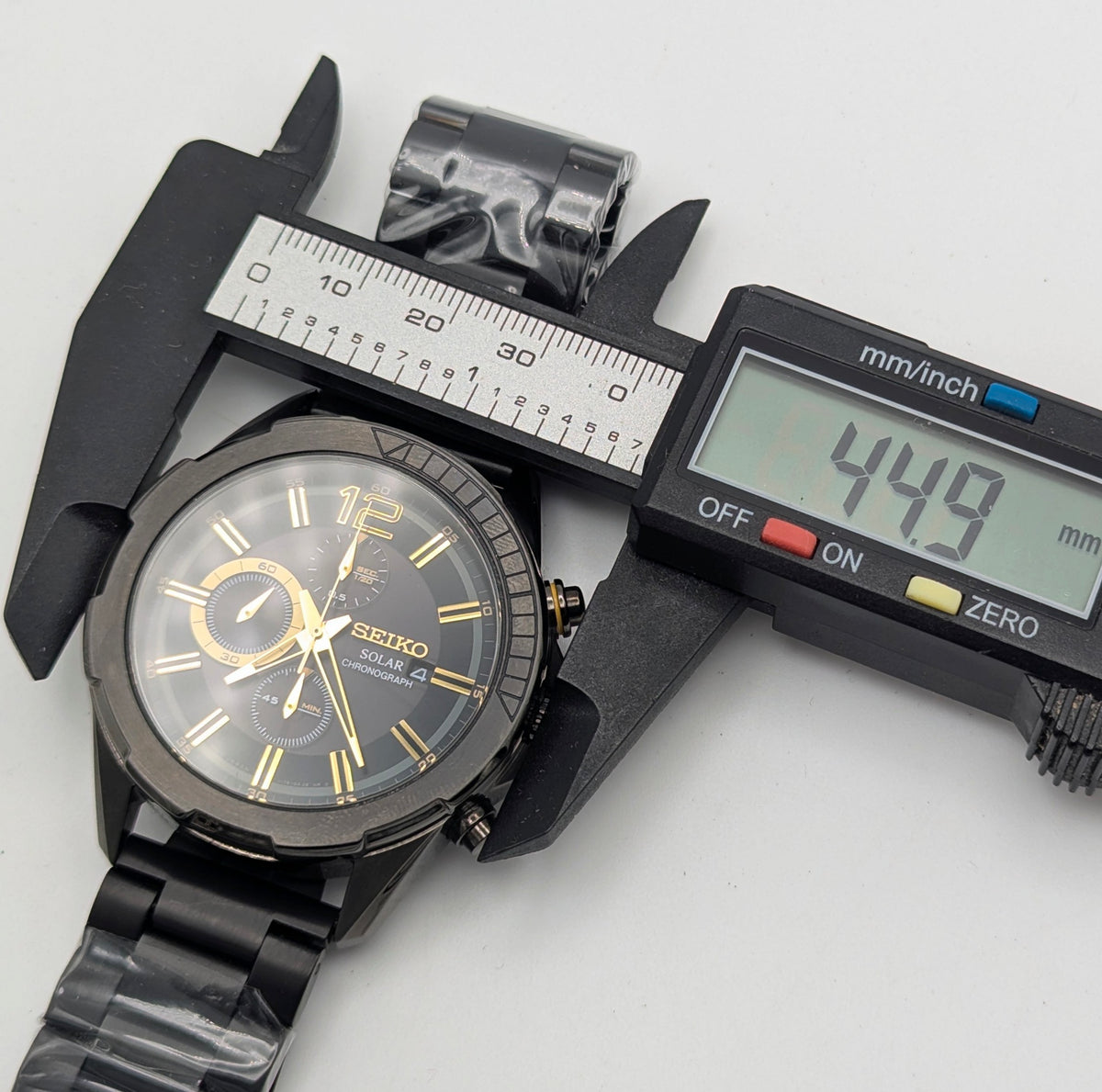 Seiko Recraft Solar Chronograph - Bezel & Hide