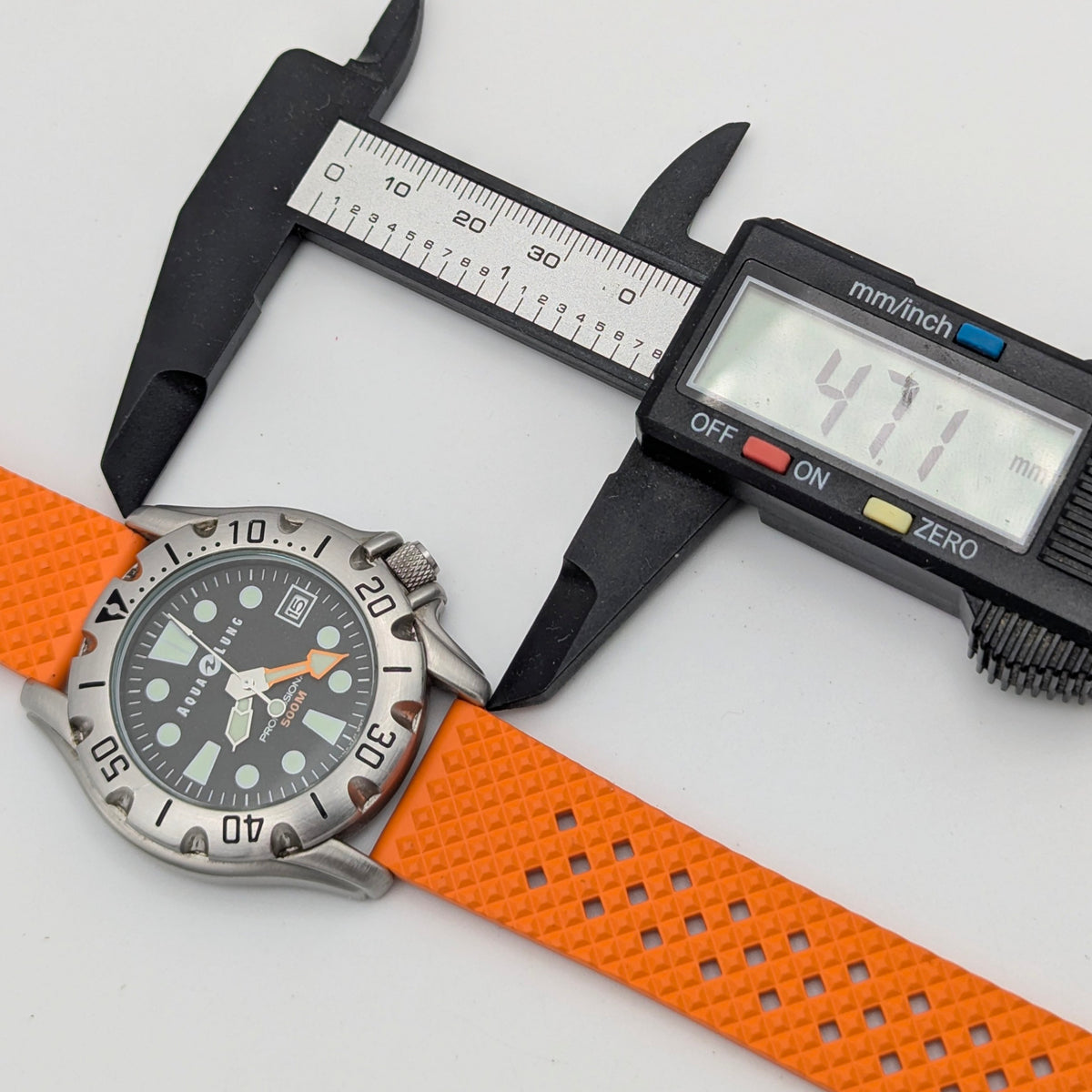 Aqua Lung Professional 500M Quartz Watch | Orange Dassari FKM Strap