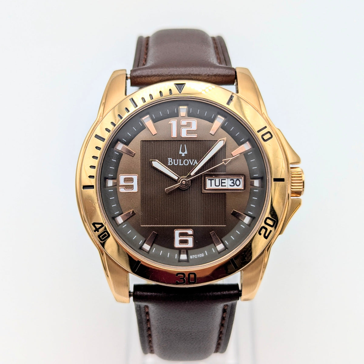 Bulova quartz watch - Bezel & Hide