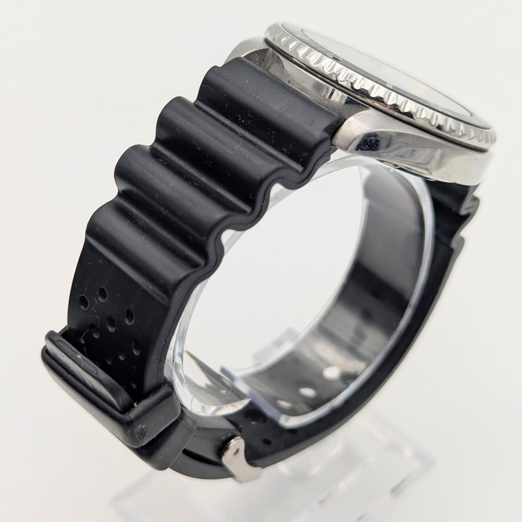 M&M Diving Technology (Dirty Divers) Dive Watch - Bezel & Hide