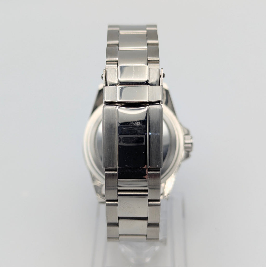 Ricecgo Submariner-Style Quartz Diver — Bold Diver Looks, Sold Naked - Bezel & Hide