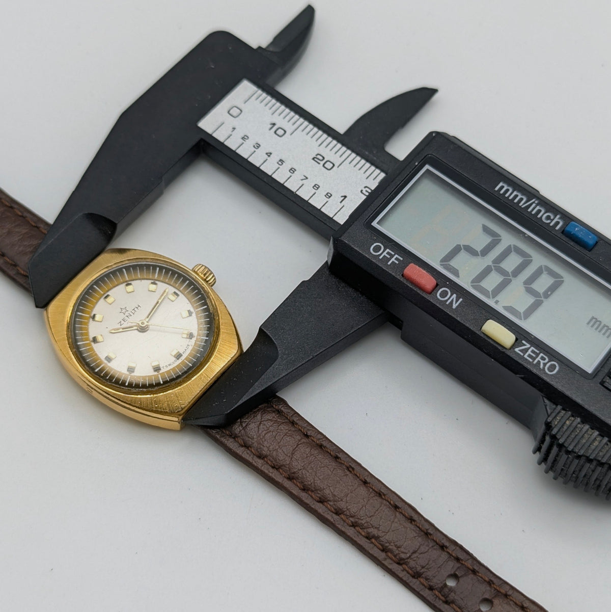 Zenith Ladies' Vintage Cushion-Case Dress Watch — c.1970s Swiss Manual Wind, Gold-Plated, Sold Naked - Bezel & Hide