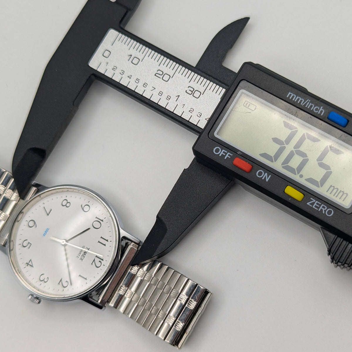Timex Easy Reader Quartz Watch — White Dial, Silver-Tone Expansion Bracelet, Sold Naked - Bezel & Hide