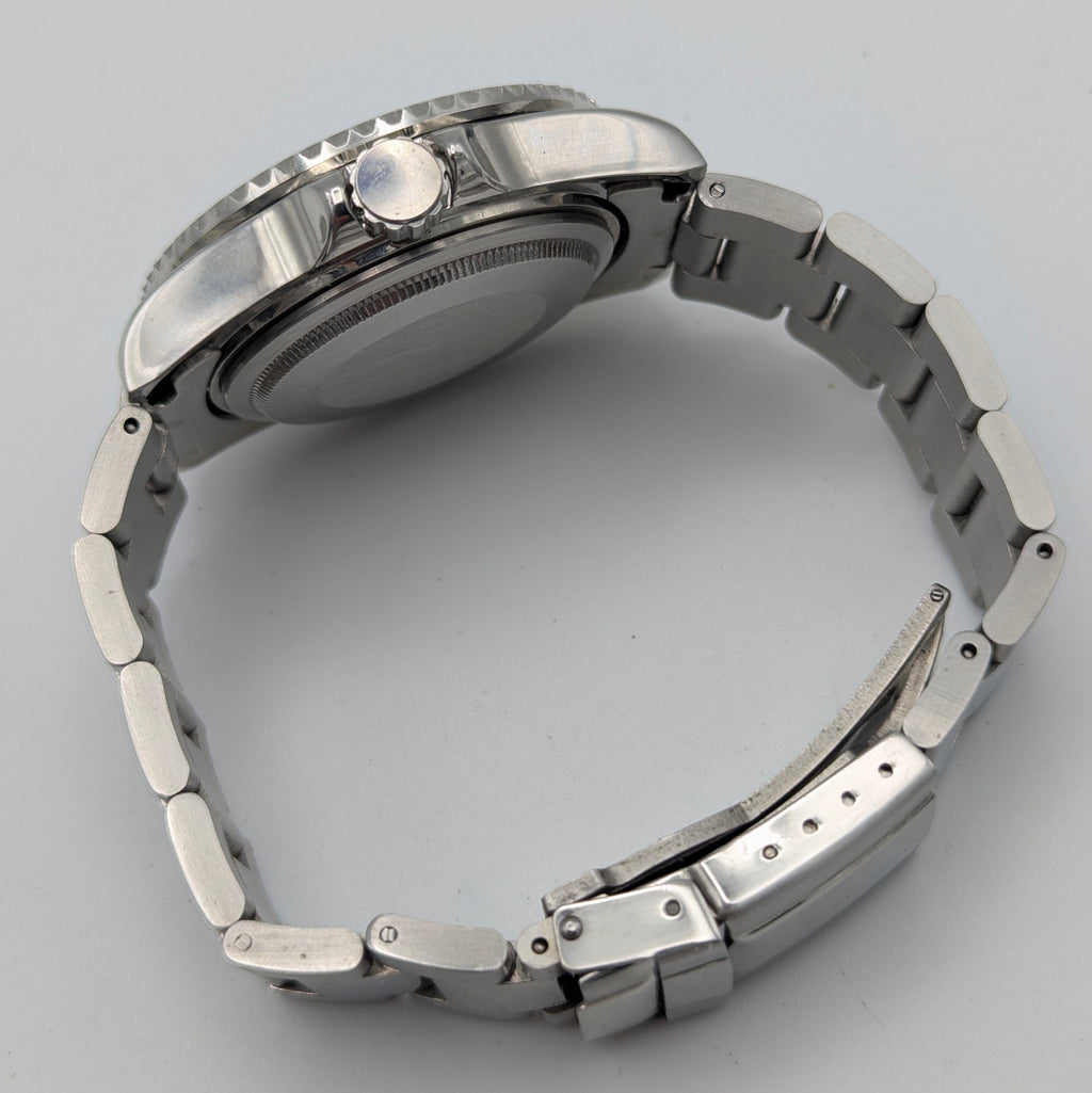 Ricecgo Submariner-Style Quartz Diver — Bold Diver Looks, Sold Naked - Bezel & Hide