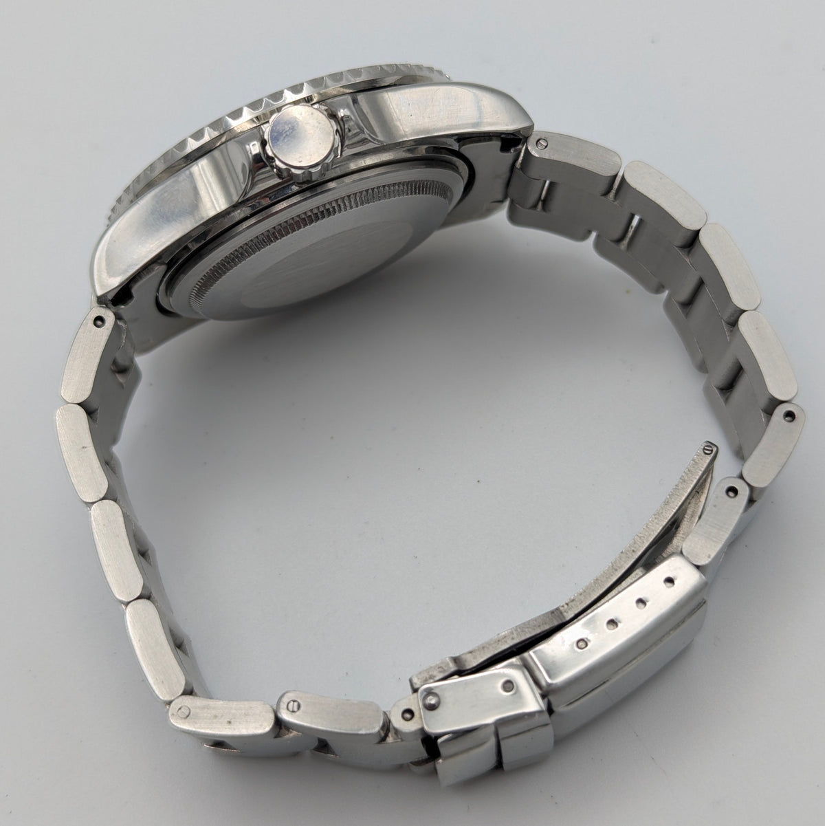 Ricecgo Submariner-Style Quartz Diver — Bold Diver Looks, Sold Naked - Bezel & Hide