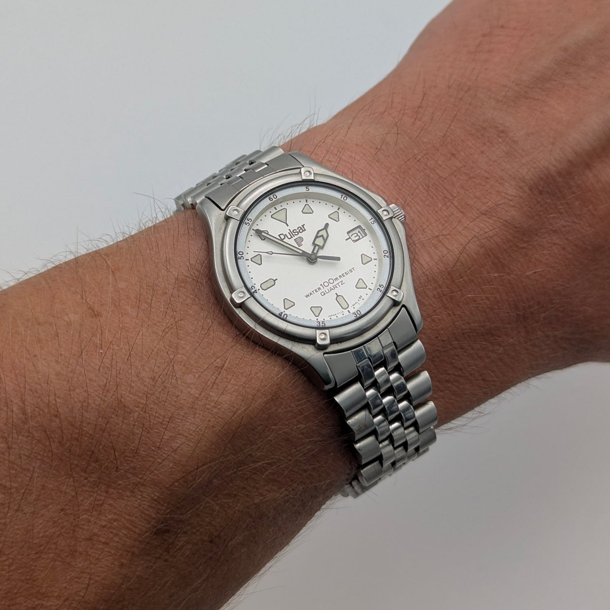 Pulsar Quartz Watch (Caliber Y112) — Sporty 90s Diver-Style, Sold Naked - Bezel & Hide
