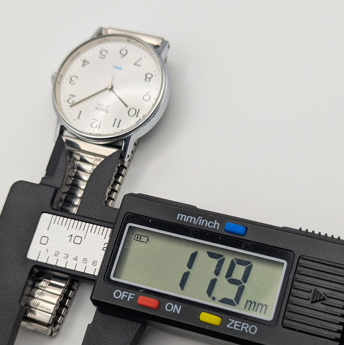 Timex Easy Reader Quartz Watch — White Dial, Silver-Tone Expansion Bracelet, Sold Naked - Bezel & Hide