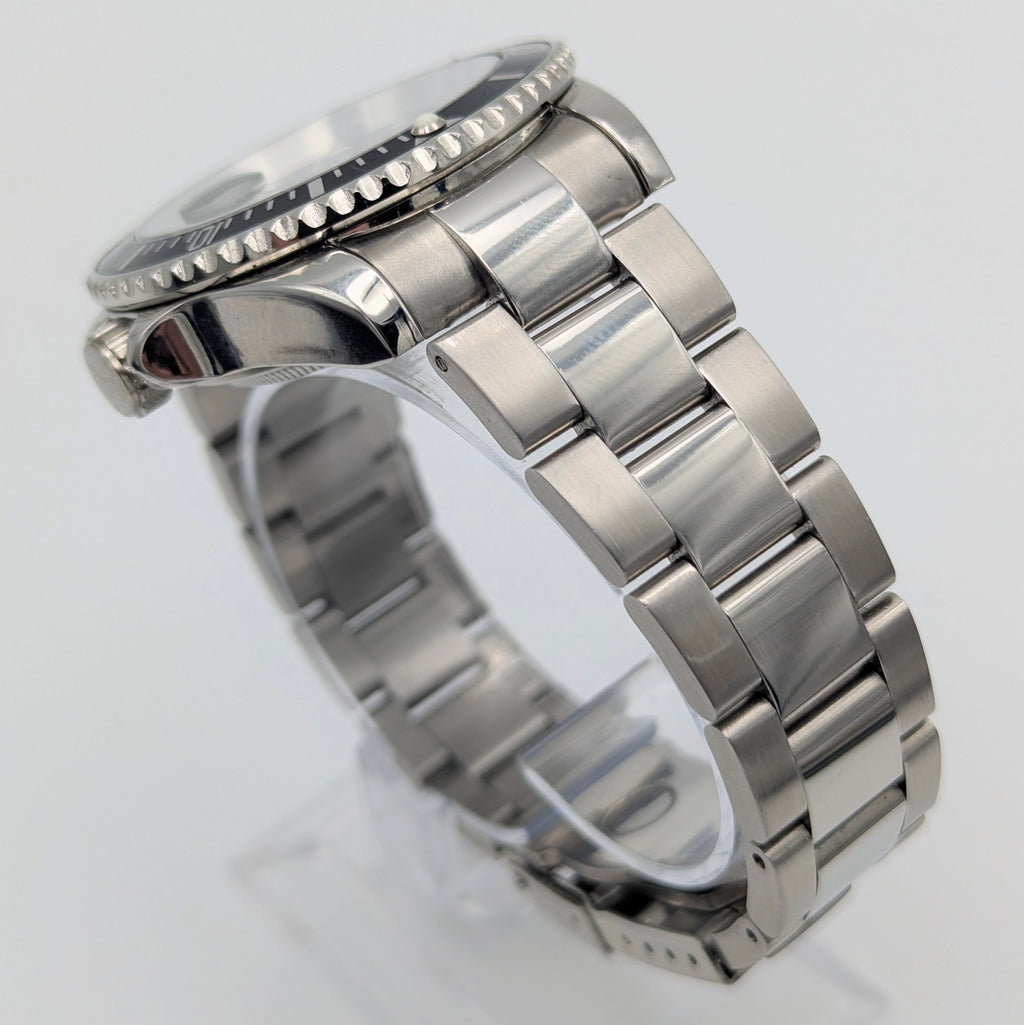 Ricecgo Submariner-Style Quartz Diver — Bold Diver Looks, Sold Naked - Bezel & Hide