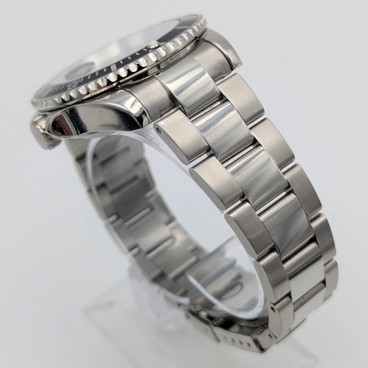 Ricecgo Submariner-Style Quartz Diver — Bold Diver Looks, Sold Naked - Bezel & Hide