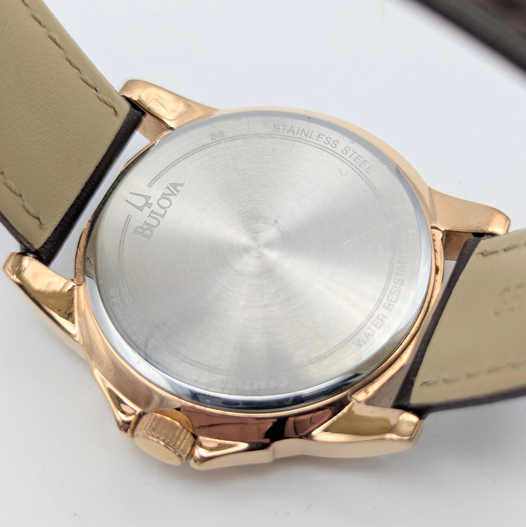 Bulova quartz watch - Bezel & Hide