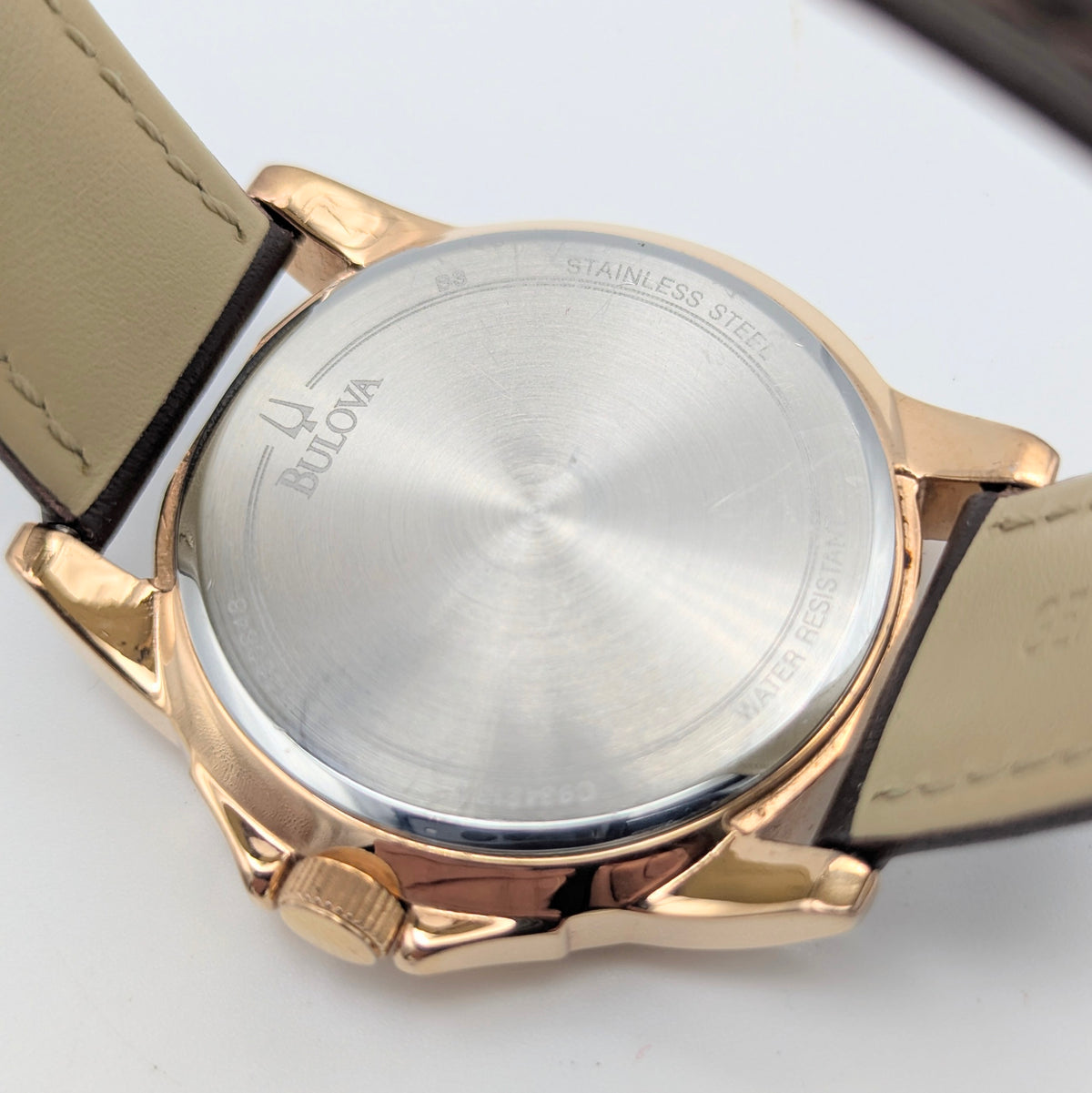 Bulova quartz watch - Bezel & Hide