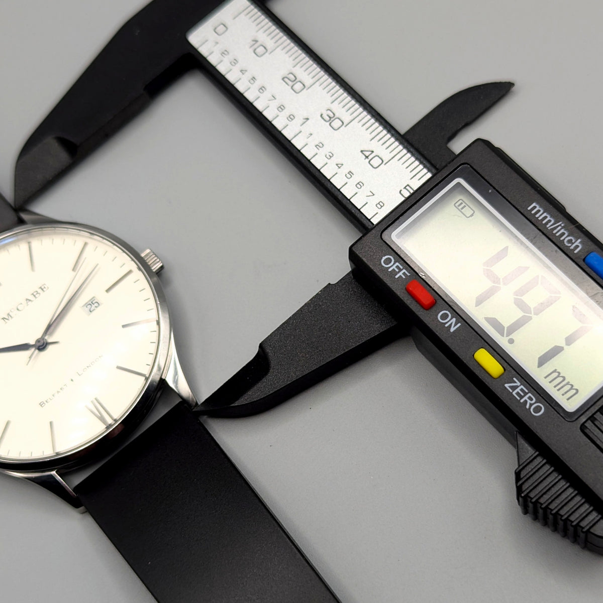 James McCabe London Slim JM-1016 Men's Watch — Silver, White Dial, Hirsch Rubber Strap - Bezel & Hide