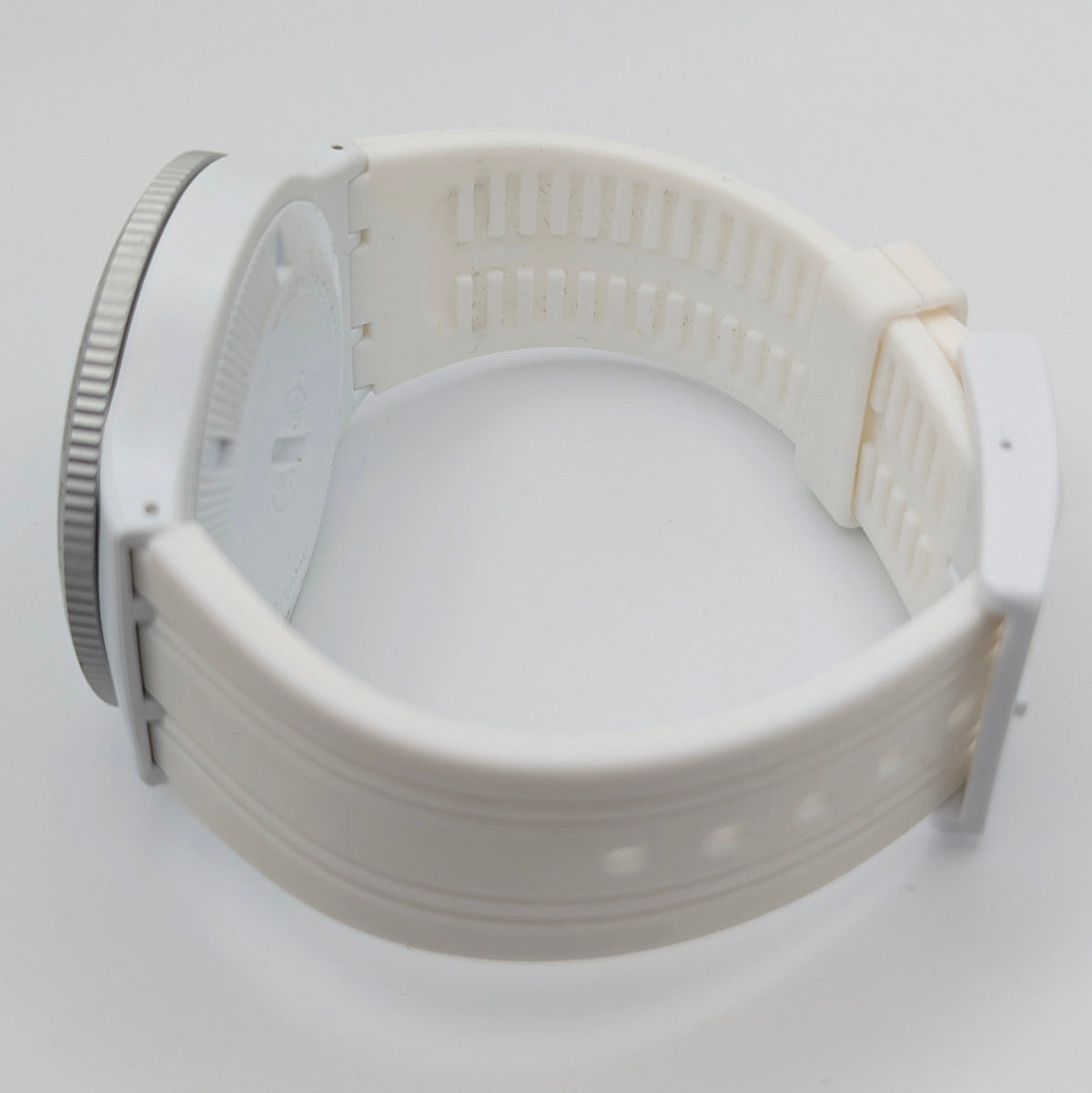 ATOP Automatic Worldtime Quartz Watch — White, Moon Phase, DST Indicator - Bezel & Hide