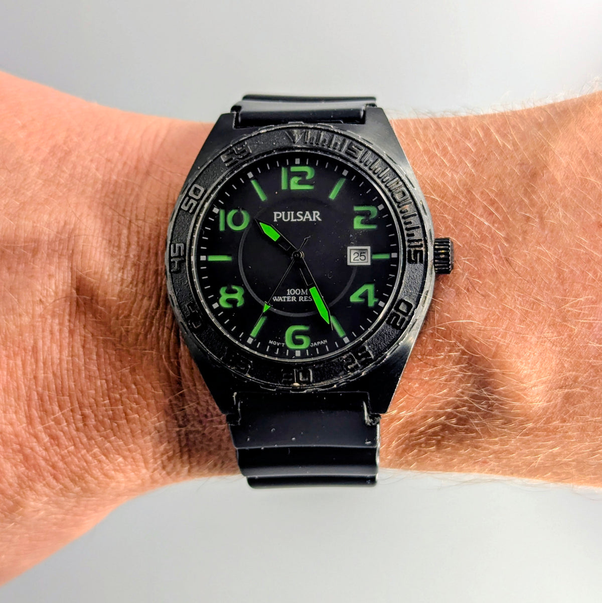 Pulsar YA12-X128 Sport Men's Watch — Black, Green Dial, 45mm, 100m - Bezel & Hide