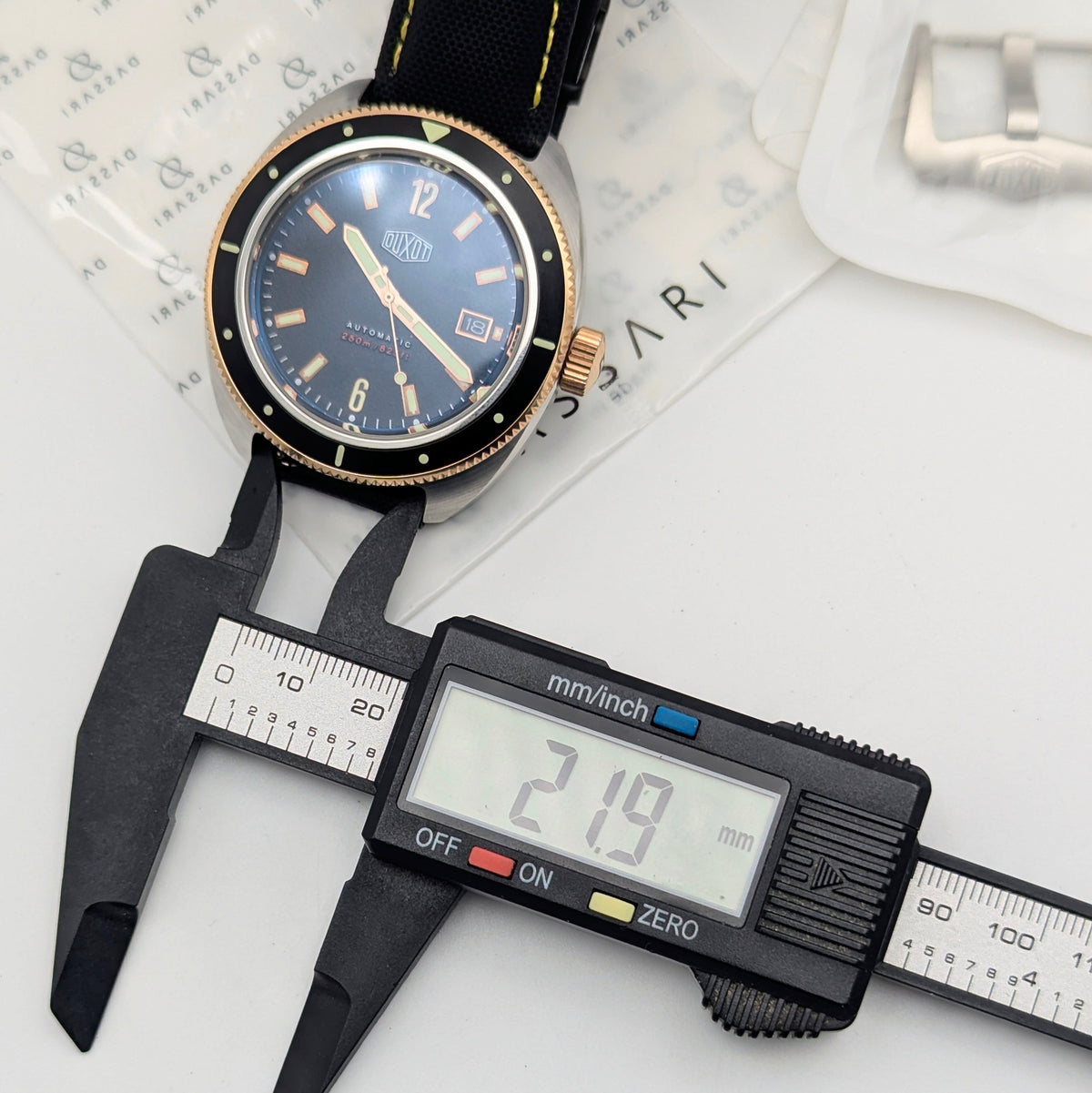 Duxot Fortius DX-2019 Automatic Diver – Black Dial, Two-Tone, DASSARI Strap