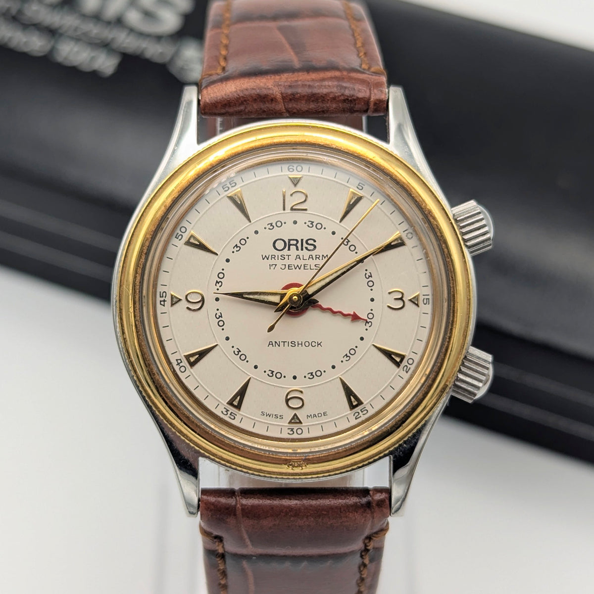 Oris Wrist Alarm Limited Edition – Ref. 418-7451-63 | 18kt Gold Bezel | No. 0297/1600 - Bezel & Hide