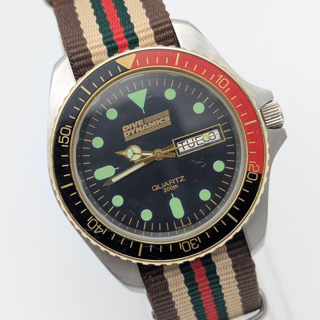Dive Dynamics 1980s Quartz Day-Date Watch | MRP SA Case | Gold-Tone Bezel - Bezel & Hide