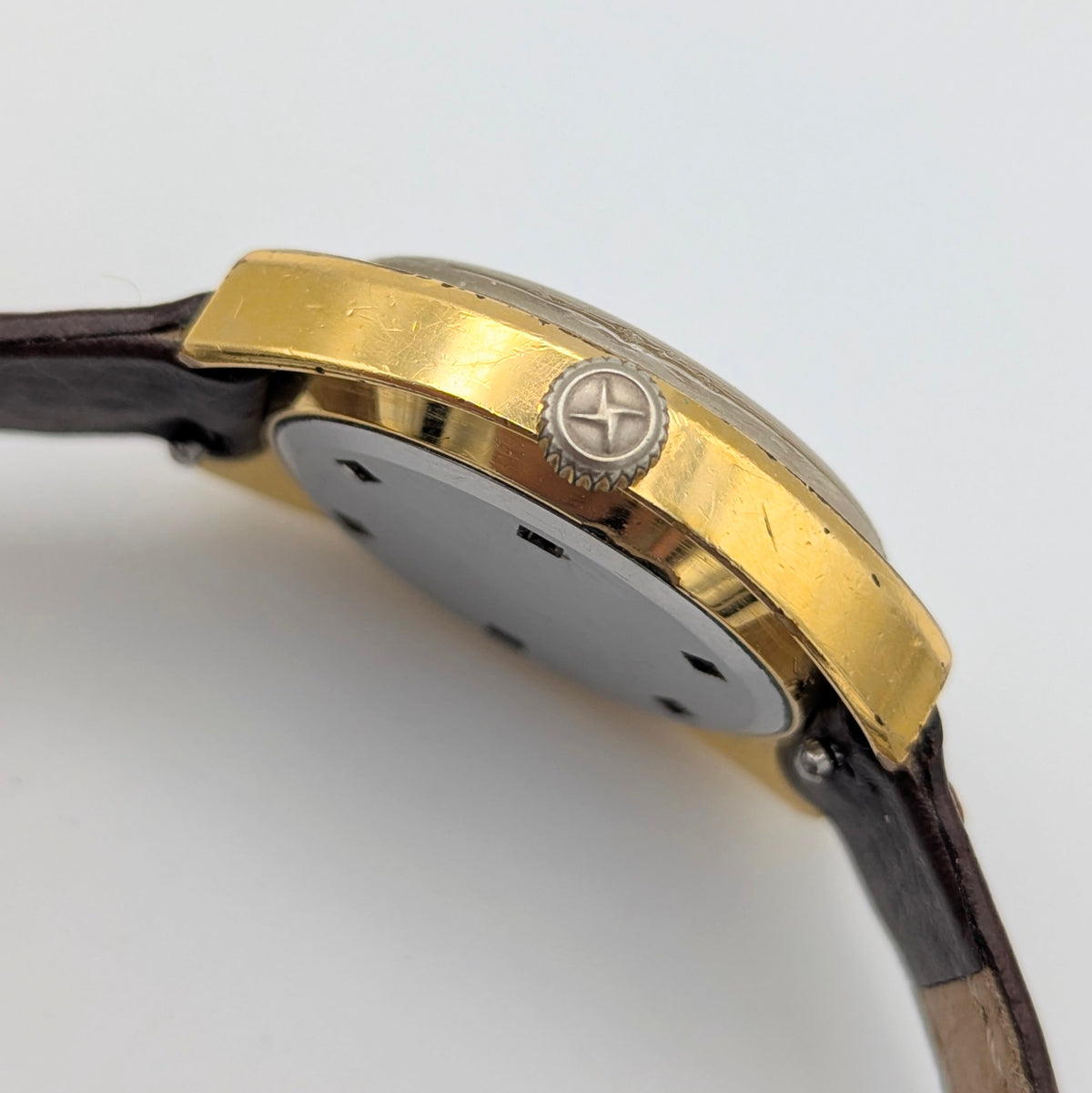 Zenith Ladies' Vintage Cushion-Case Dress Watch — c.1970s Swiss Manual Wind, Gold-Plated, Sold Naked - Bezel & Hide