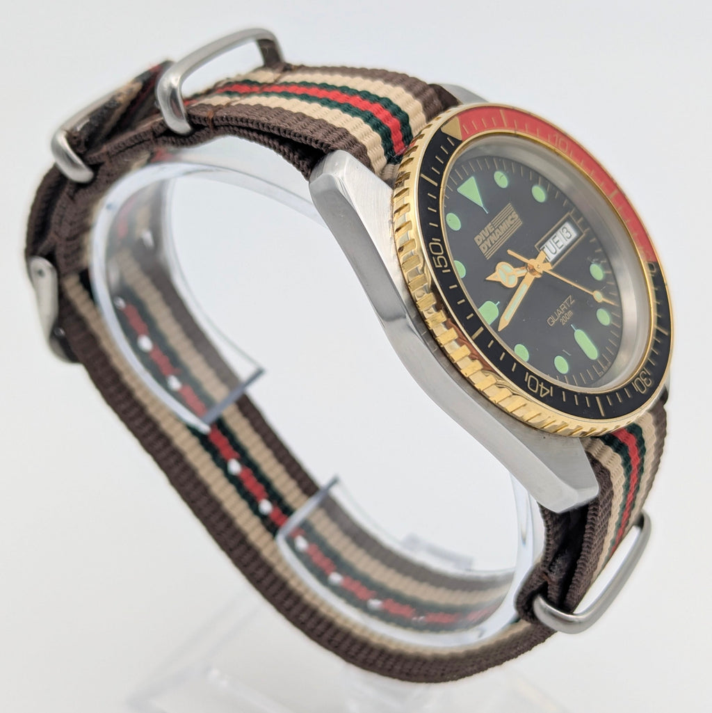 Dive Dynamics 1980s Quartz Day-Date Watch | MRP SA Case | Gold-Tone Bezel - Bezel & Hide