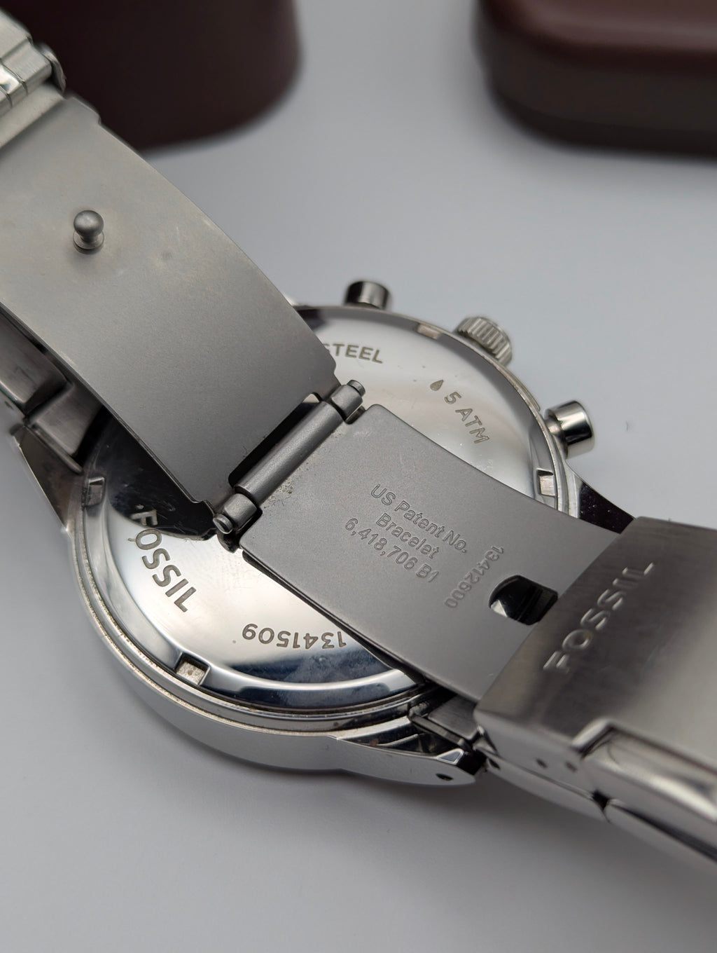 Fossil BQ1740 Chronograph — White Dial, Stainless Steel Bracelet, Tin & Spare Links - Bezel & Hide