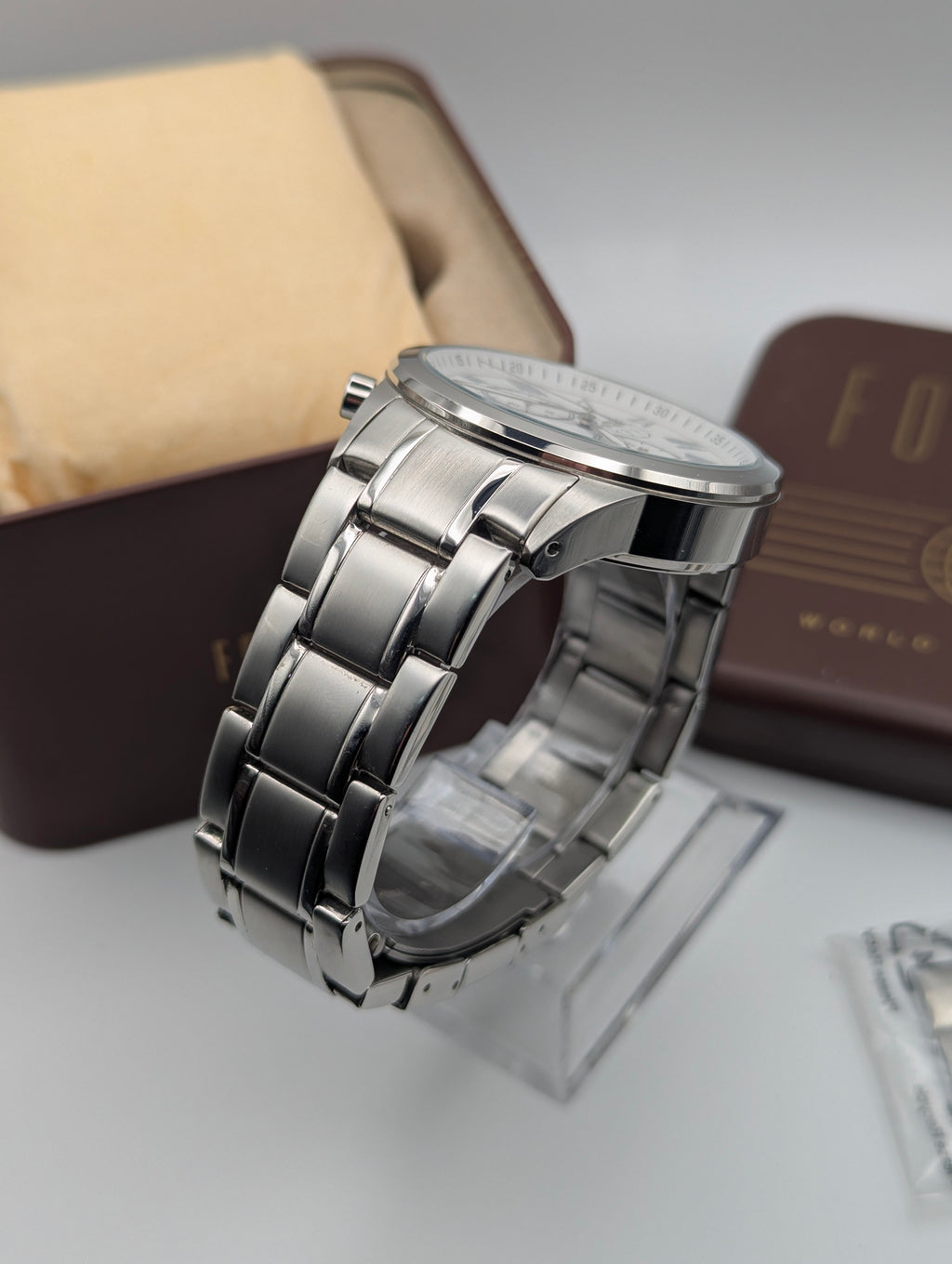 Fossil BQ1740 Chronograph — White Dial, Stainless Steel Bracelet, Tin & Spare Links - Bezel & Hide