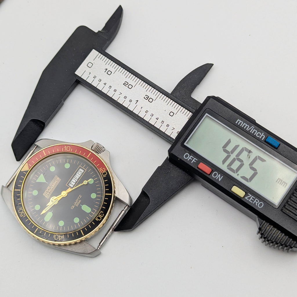 Dive Dynamics 1980s Quartz Day-Date Watch | MRP SA Case | Gold-Tone Bezel - Bezel & Hide