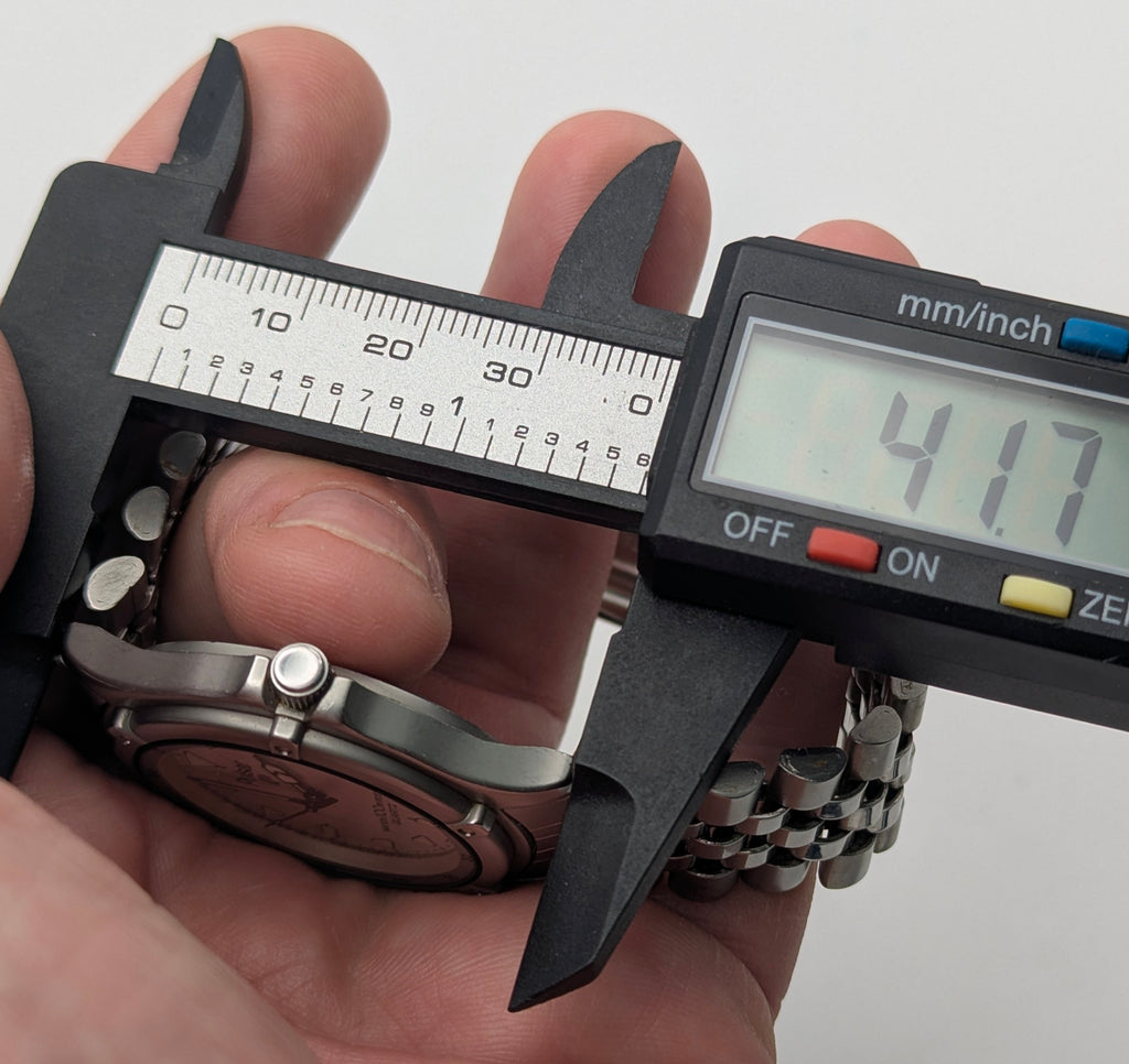 Pulsar Quartz Watch (Caliber Y112) — Sporty 90s Diver-Style, Sold Naked - Bezel & Hide