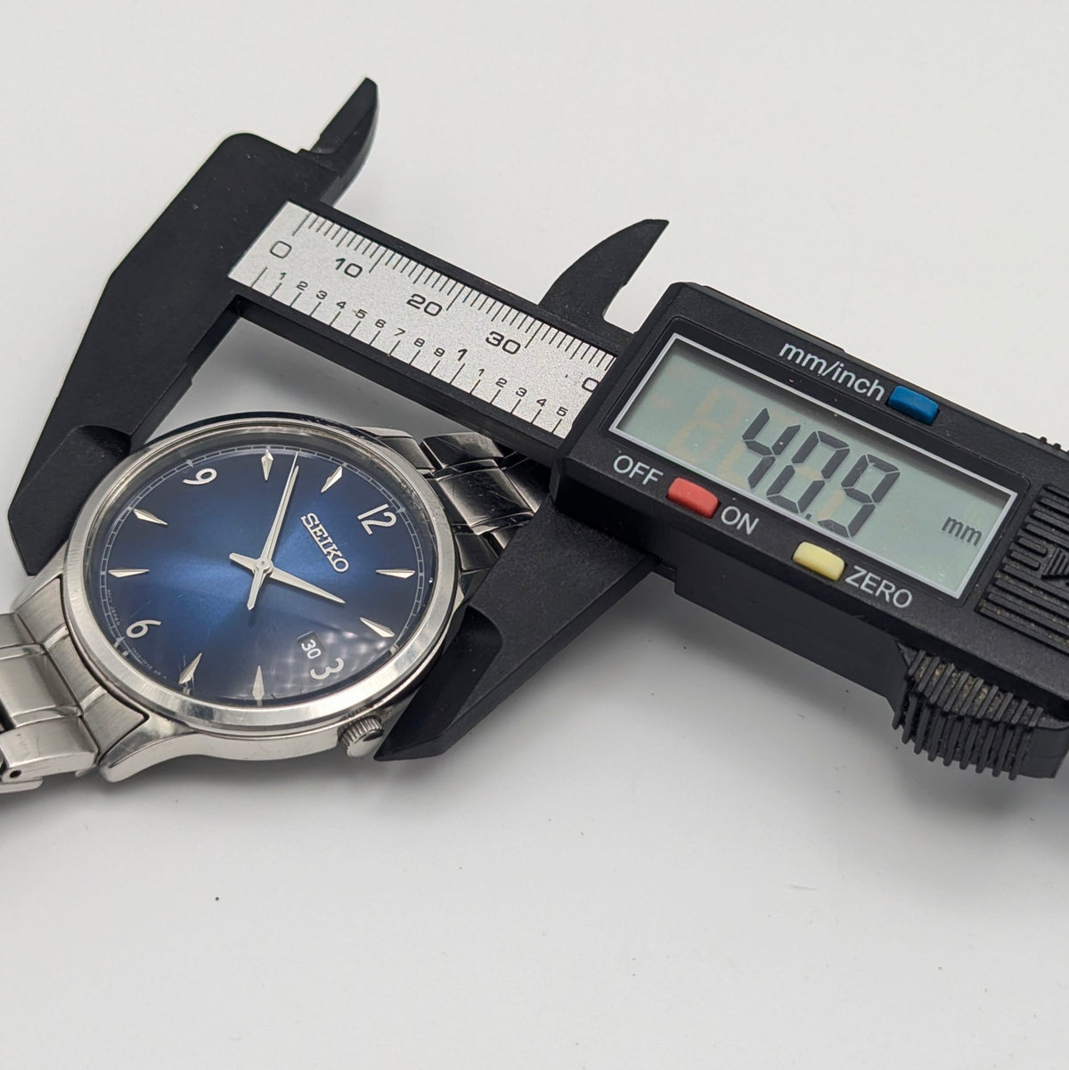 Seiko 7N42 Blue Sunburst Dial Men's Watch — Sold Naked - Bezel & Hide