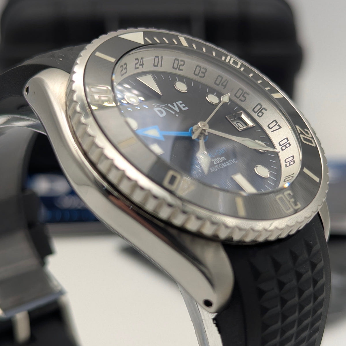 DIVE Watches — Hadal GMT | Dual-GMT Automatic Diver, Limited Edition (Serial: 0725014) - Bezel & Hide