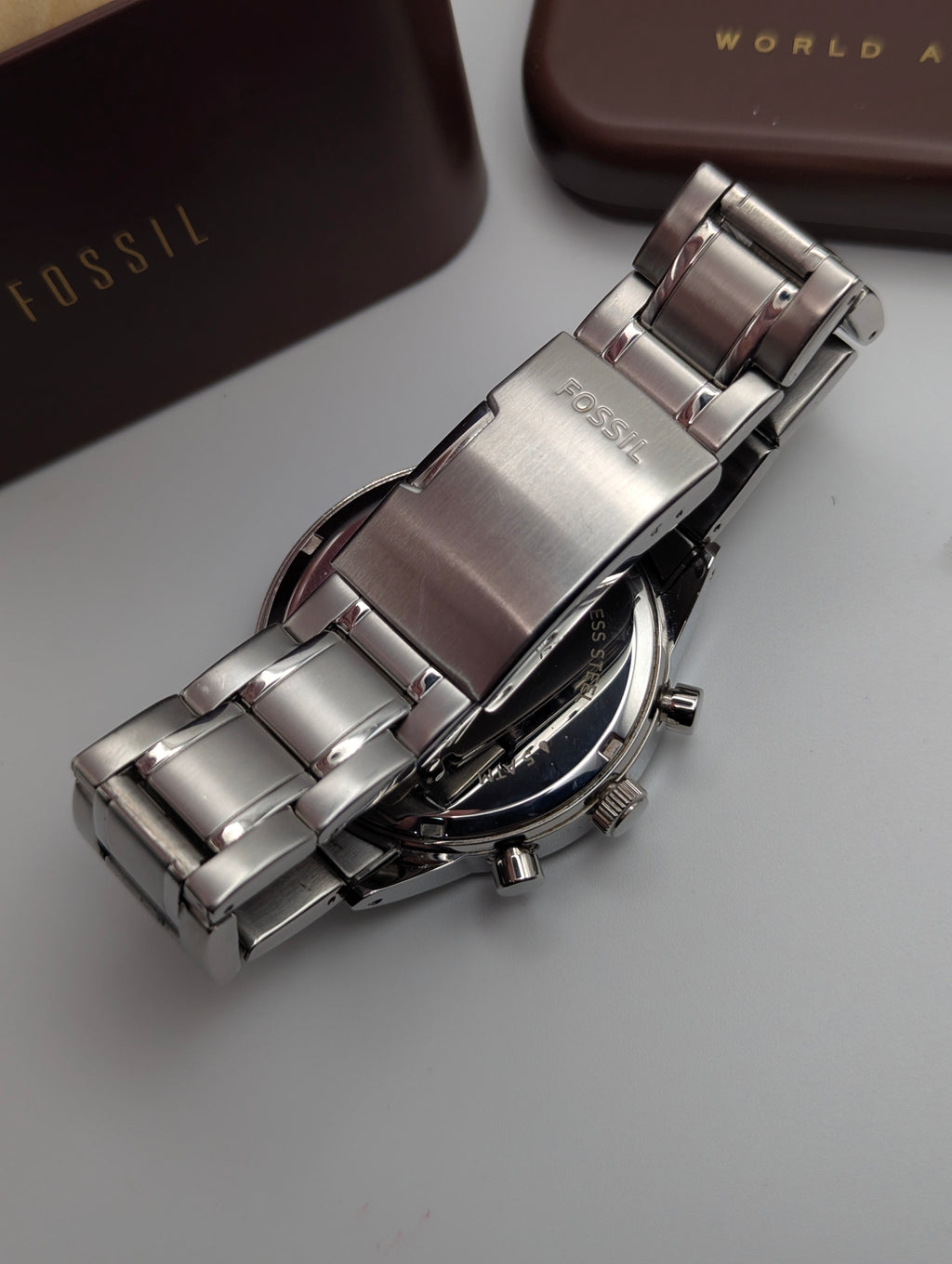 Fossil BQ1740 Chronograph — White Dial, Stainless Steel Bracelet, Tin & Spare Links - Bezel & Hide