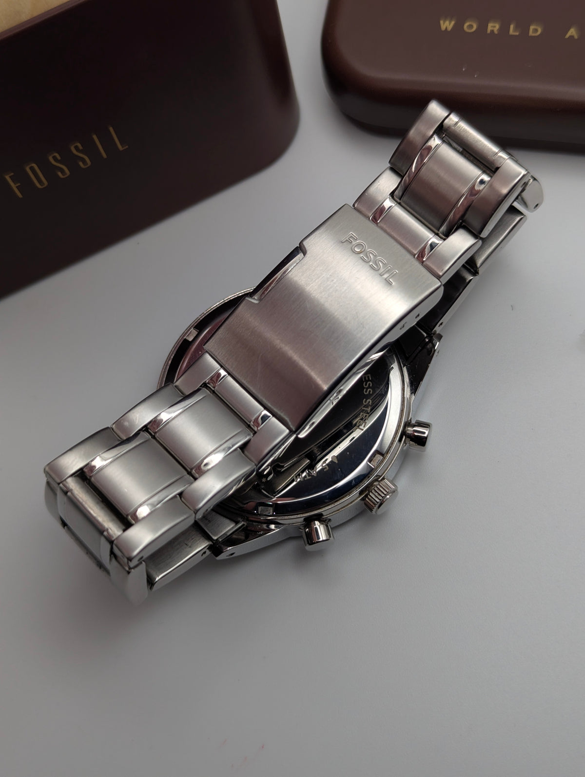 Fossil BQ1740 Chronograph — White Dial, Stainless Steel Bracelet, Tin & Spare Links - Bezel & Hide