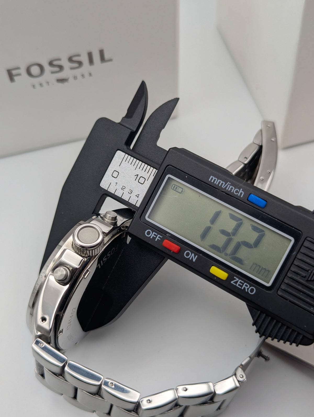 Fossil CH2600 Chronograph — Black Dial, Stainless Steel Bracelet, Box & Spare Links - Bezel & Hide