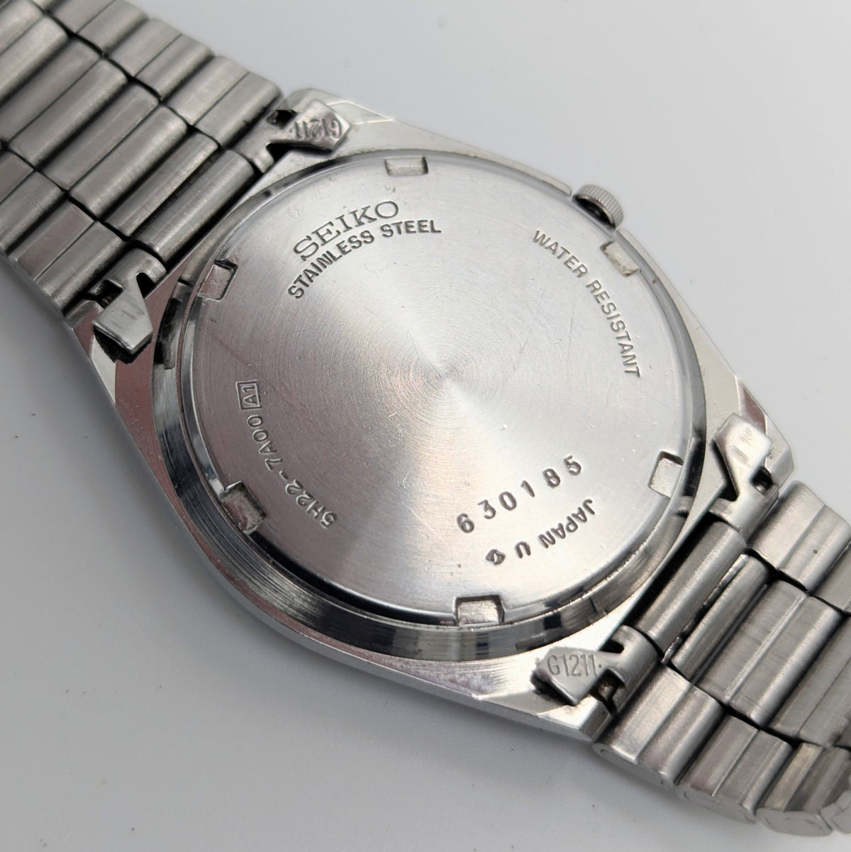 Seiko SQ 5H22 Vintage Quartz Watch 1986 — Silver Dial, Boxed - Bezel & Hide