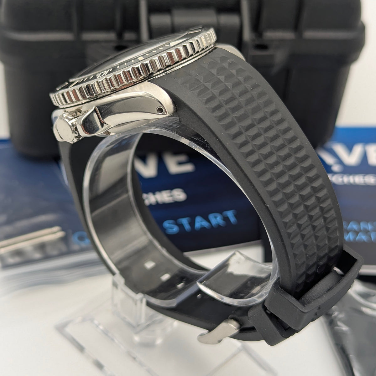 DIVE Watches — Hadal GMT | Dual-GMT Automatic Diver, Limited Edition (Serial: 0725014) - Bezel & Hide
