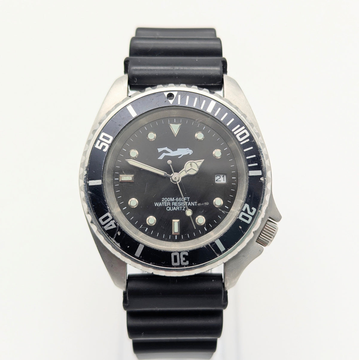 M&M Diving Technology (Dirty Divers) Dive Watch - Bezel & Hide