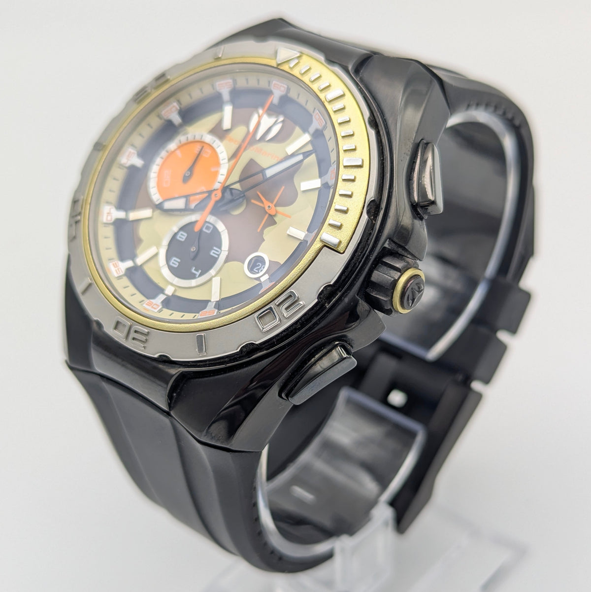 TechnoMarine Cruise Camouflage Chronograph - Bezel & Hide