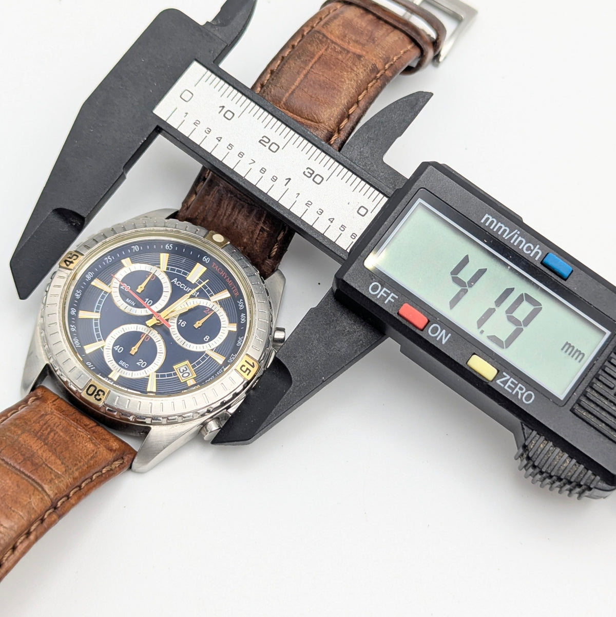 Accurist Quartz Chronograph Men's Watch — Two-Tone, Navy Dial, 42mm - Bezel & Hide
