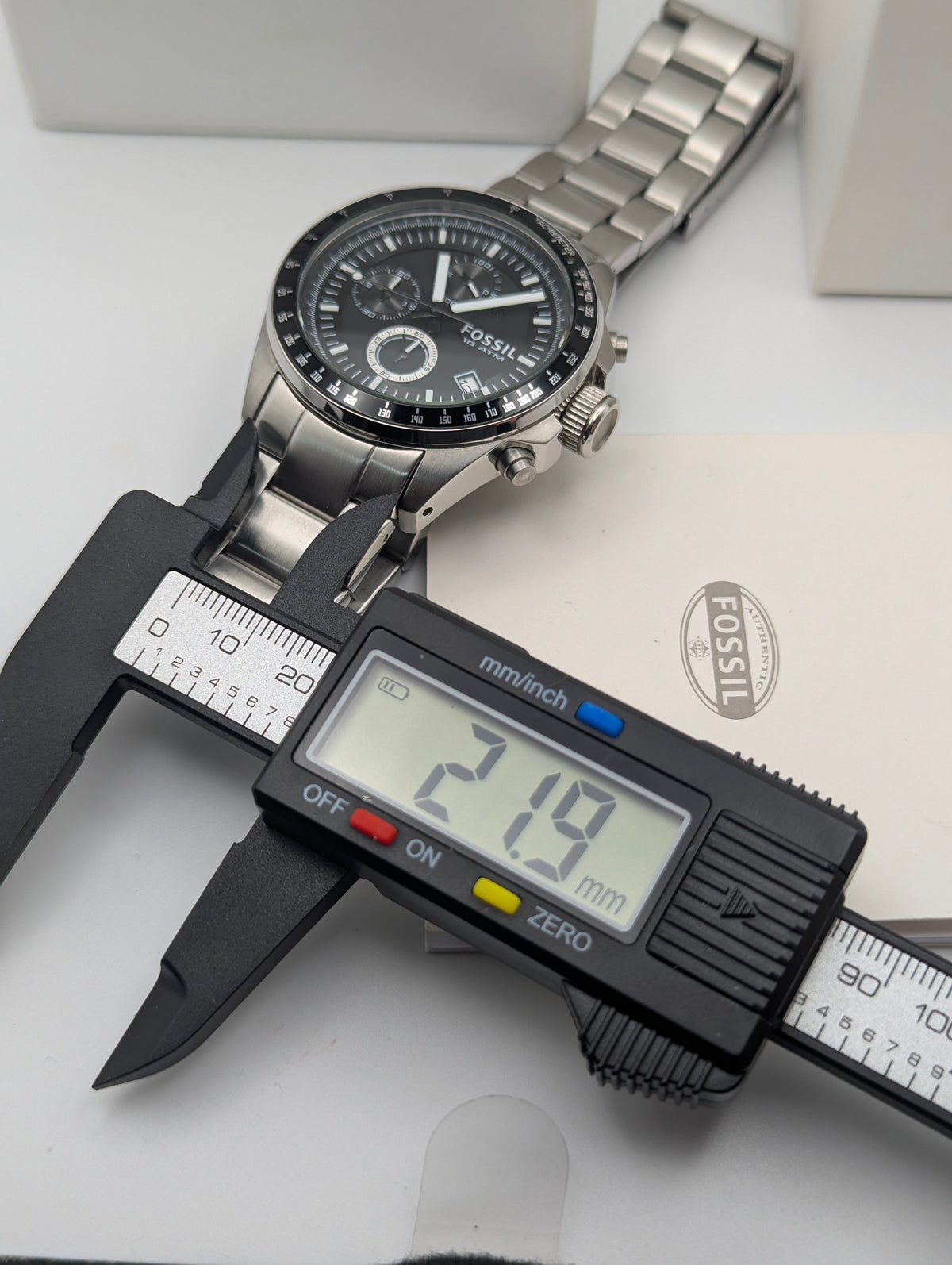 Fossil CH2600 Chronograph — Black Dial, Stainless Steel Bracelet, Box & Spare Links - Bezel & Hide