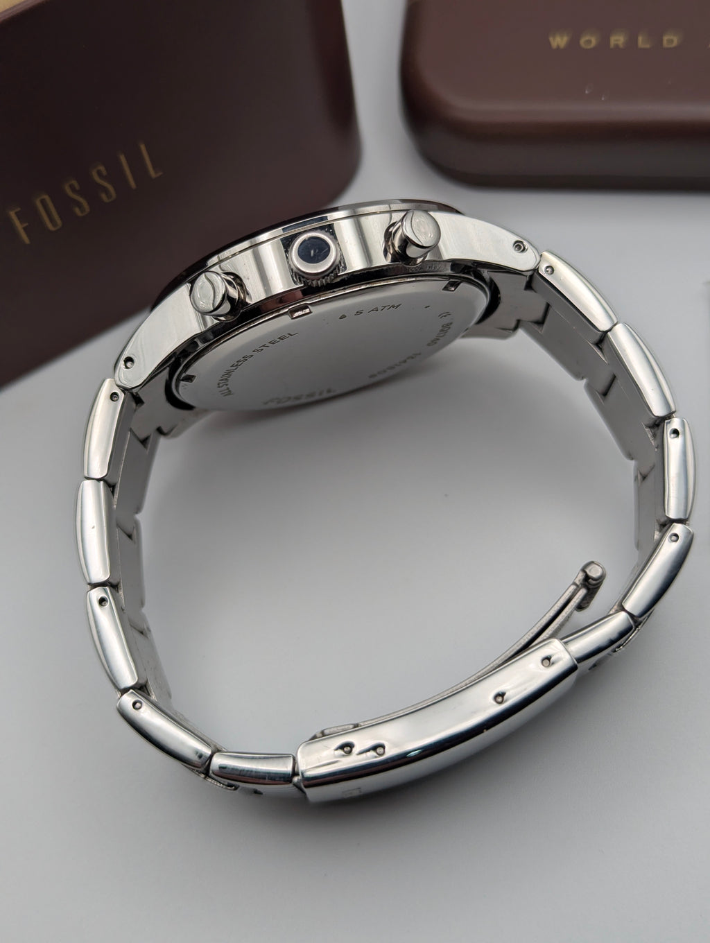 Fossil BQ1740 Chronograph — White Dial, Stainless Steel Bracelet, Tin & Spare Links - Bezel & Hide