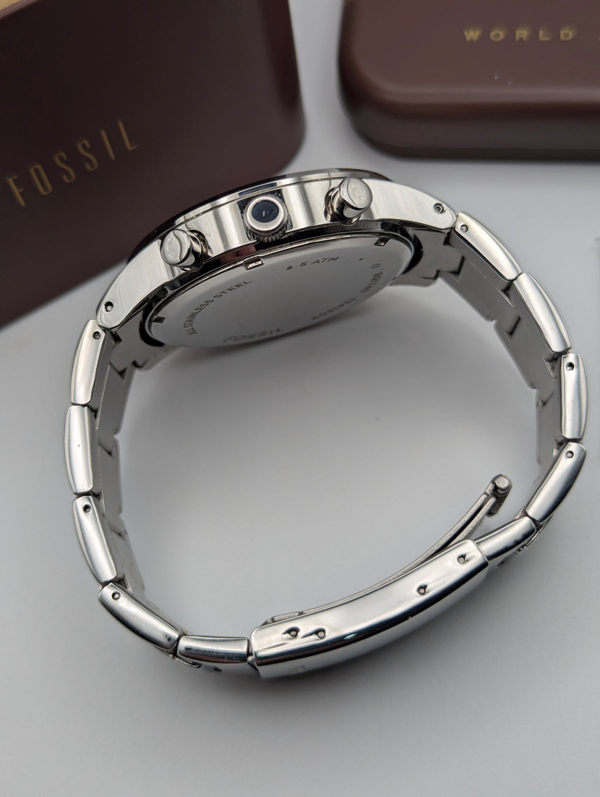 Fossil BQ1740 Chronograph — White Dial, Stainless Steel Bracelet, Tin & Spare Links - Bezel & Hide