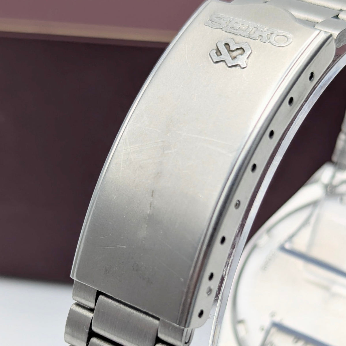 Seiko SQ 5H22 Vintage Quartz Watch 1986 — Silver Dial, Boxed - Bezel & Hide