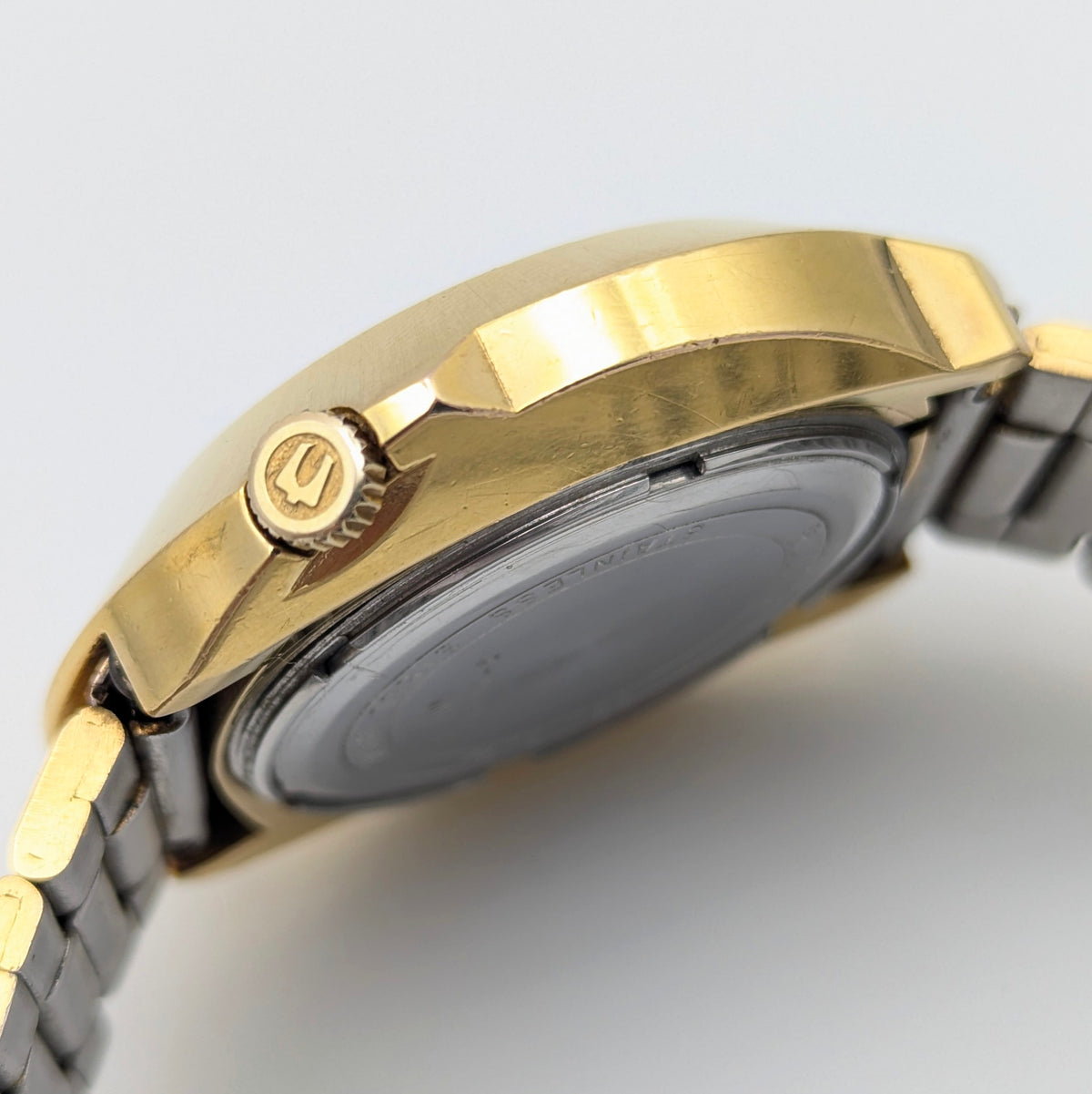 Bulova Accutron Safirglas Vintage Day-Date Watch – Circa 1970, Gold-Tone