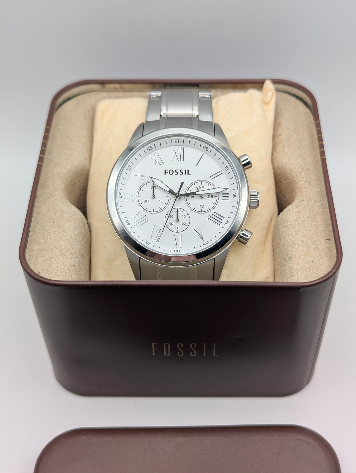 Fossil BQ1740 Chronograph — White Dial, Stainless Steel Bracelet, Tin & Spare Links - Bezel & Hide