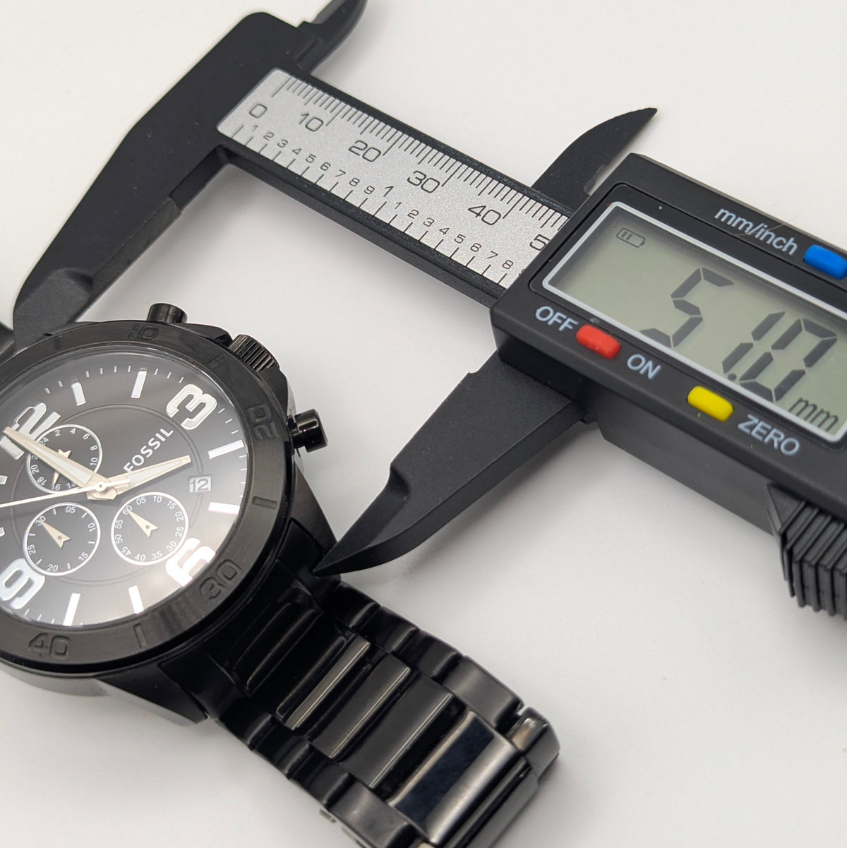 Fossil BQ2184 Quartz Chronograph — Black Dial, Gunmetal-Tone Bracelet, Tin & Spare Links - Bezel & Hide