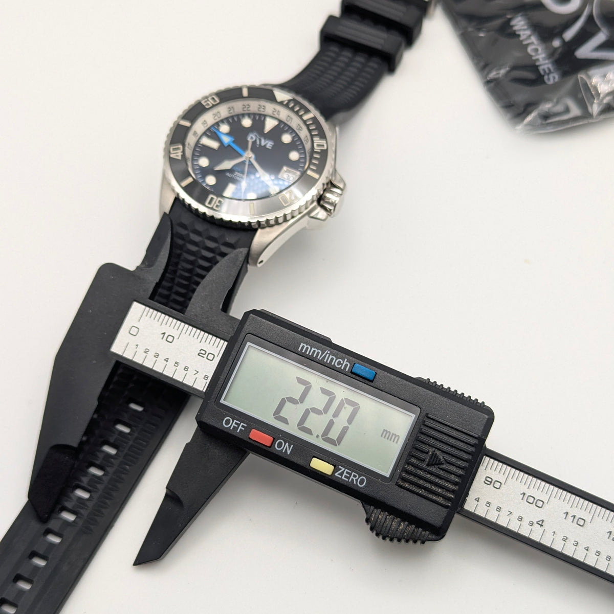 DIVE Watches — Hadal GMT | Dual-GMT Automatic Diver, Limited Edition (Serial: 0725014) - Bezel & Hide