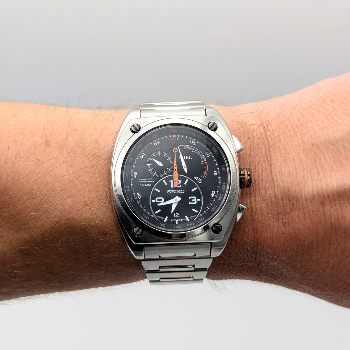 Seiko 7L22-0BB0 Kinetic Flyback Chronograph — Limited Edition 200/200, Black Dial - Bezel & Hide
