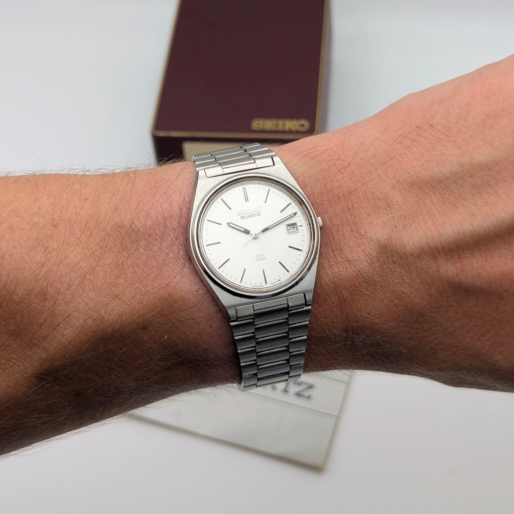 Seiko SQ 5H22 Vintage Quartz Watch 1986 — Silver Dial, Boxed - Bezel & Hide