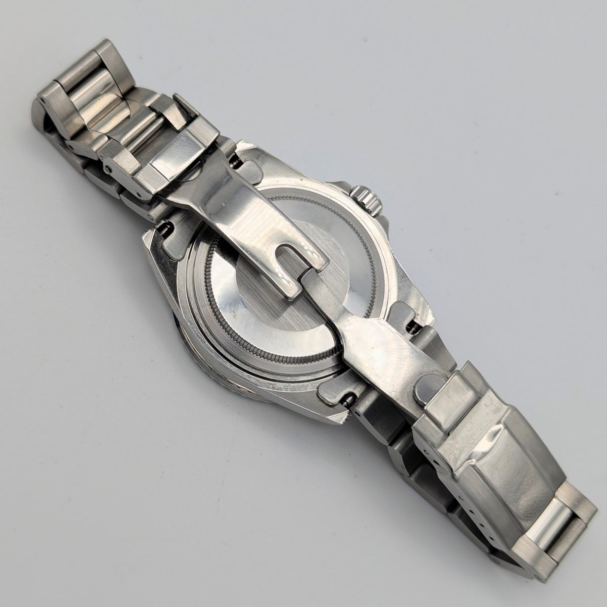 Ricecgo Submariner-Style Quartz Diver — Bold Diver Looks, Sold Naked - Bezel & Hide