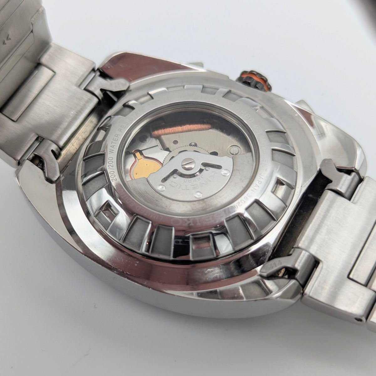 Seiko 7L22-0BB0 Kinetic Flyback Chronograph — Limited Edition 200/200, Black Dial - Bezel & Hide